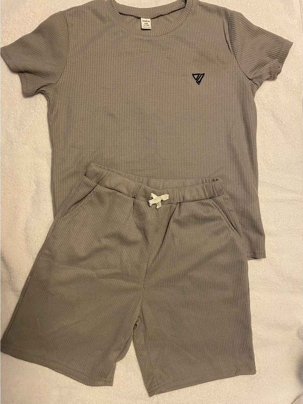SHEIN Kids Gray Waffle Knit Shorts Set